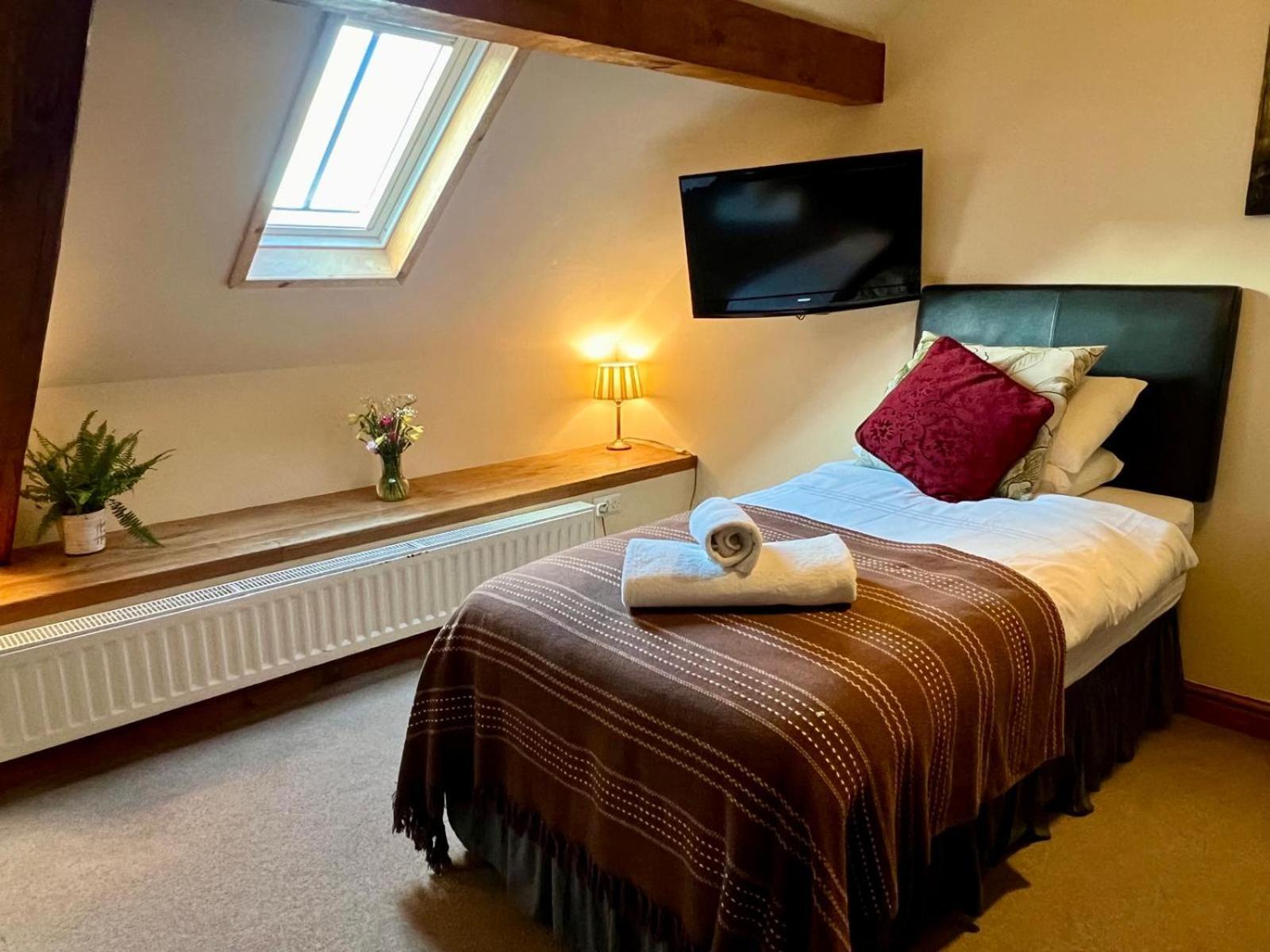 Dolgun Uchaf Historic B&B And Cottages In Snowdonia دولغيلوو المظهر الخارجي الصورة