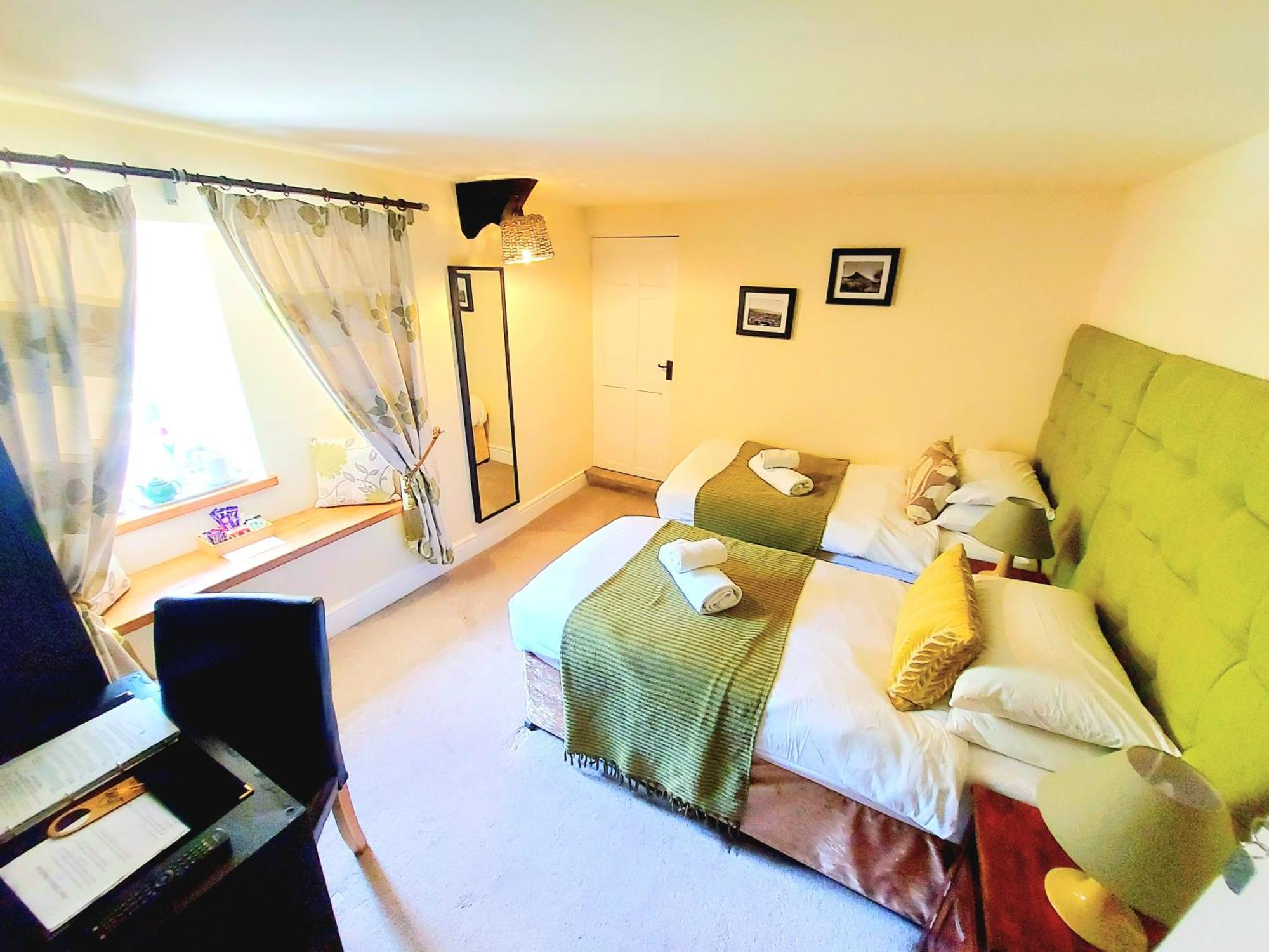 Dolgun Uchaf Historic B&B And Cottages In Snowdonia دولغيلوو المظهر الخارجي الصورة