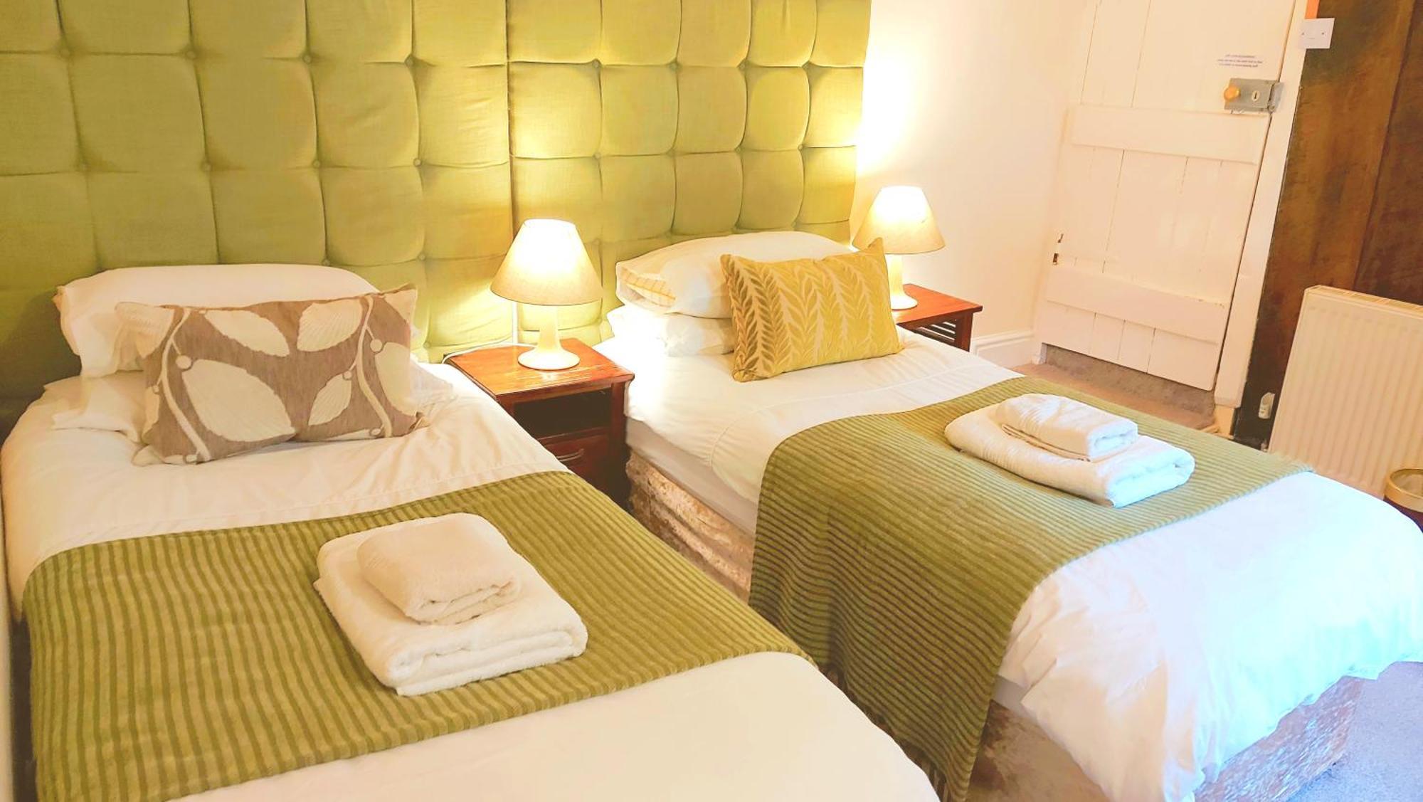 Dolgun Uchaf Historic B&B And Cottages In Snowdonia دولغيلوو المظهر الخارجي الصورة