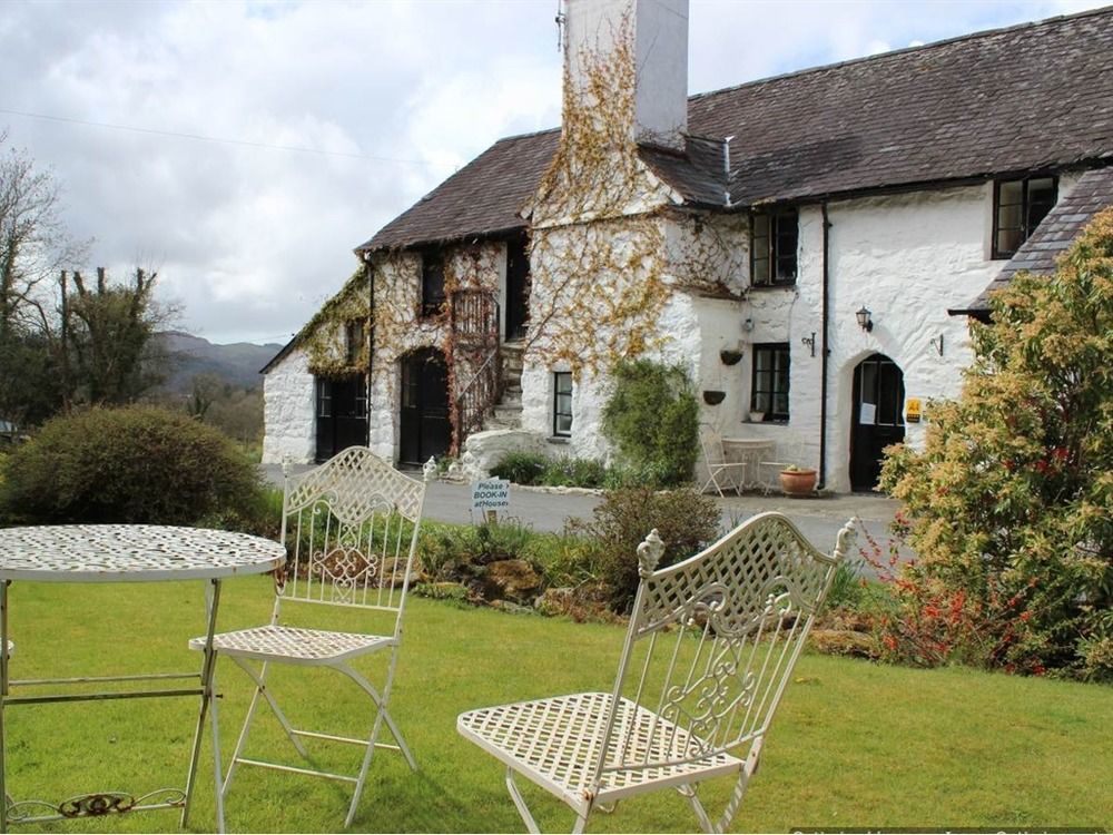 Dolgun Uchaf Historic B&B And Cottages In Snowdonia دولغيلوو المظهر الخارجي الصورة